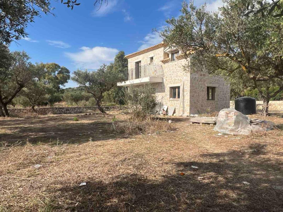 houses for sale : Stone house for sale in Vassilikos